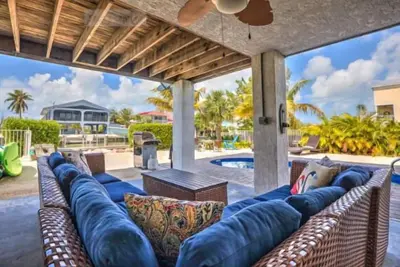 Sombrero Island Breeze 4bd Pool Paradise (M#9)