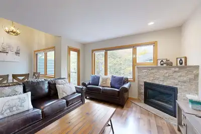 Image de Downtown townhome steps to the Avon  shuttle & by Beaver Creek & Nottingham Lake