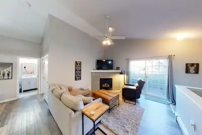 Image de Luxe Mountain-View Ski Getaway | Next to Tranquil River | Pool, Hot Tub