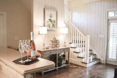 Image de The Hillside - Cozy Cottage in Big Canoe