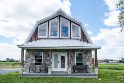 Image de Swartzentruber Homestead. Cozy cabin on our 5th generation family farm!