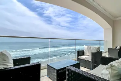 Image de Stylish-BeachAccess-MarYSolCondo-6thFloor-Rosarito