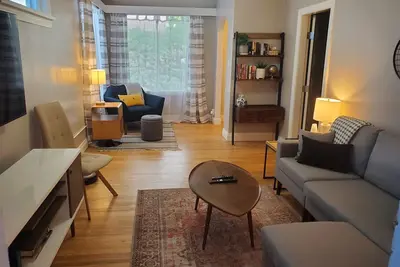 Image de Charming 3 bedroom house close to downtown!