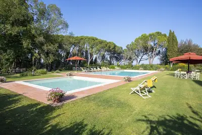 Image de Villa à Palaia avec 10 chambres à coucher, 22 couchages