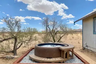 Image de â—‡This Is Itâ—‡ Landers Desert Getaway 15 min to Joshua Tree, 1 Br/1bath