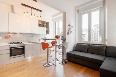 Image de Quiet and cozy 60 sqm apartment, for 4 people, located on the 3rd floor of a period building in good condition with lift (Not suitable for disabled people - some steps to access it). The property is located in San Jacopino/Doni district, a quiet area, fu