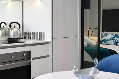 Image de A luxurious apart-hotel for business or leisure travelers in Waterfall City!
