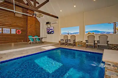 Image de Heaven On A Hill: Indoor Pool, Mountain Views, Home Theater, Games, Hot Tub, near all Attractions!