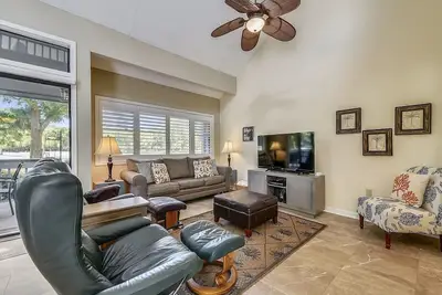 Image de 230 Turnberry ~ Pup Friendly Townhome with Golf Course Views