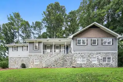 Image de Huge & Secluded Home, 9 full beds 30min from City