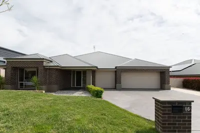 Image de The Centennial - Modern Entertaining Home, Sleeps 8