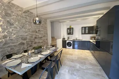 Image de Unique character property in stunning location