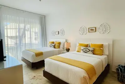 Image de Beautiful new Condo at coson bay