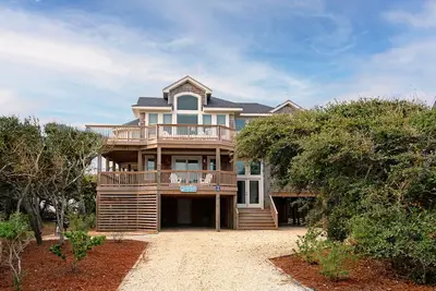 Sandy Duck: Shared Pool, Elevator, Close to Beach