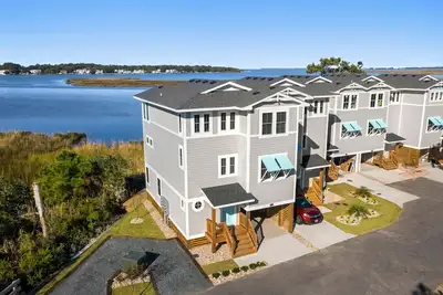 Image de Sunset On The Sound: Water Views | Pool Access