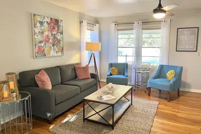 Image de The Hannaford - 2 Bedroom - Pet Friendly -Near the Square in Historic District