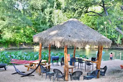 Image de The place you have been looking for! Brand new Cabin on gorgeous Creek! - Rc4