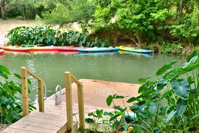 Image de Waterfront Cabin with Kayaking, Paddle boarding, Pool, Hot Tub & more! - Rc7