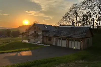 Image de Wooden Head Cabin Early1800's Log Cabin with a View and Modern Amenities
