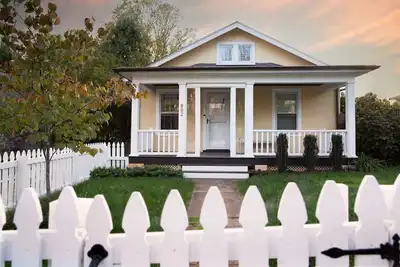 Image de Yellow House| 2 Br Cottage Dtwn Cville/Belmont