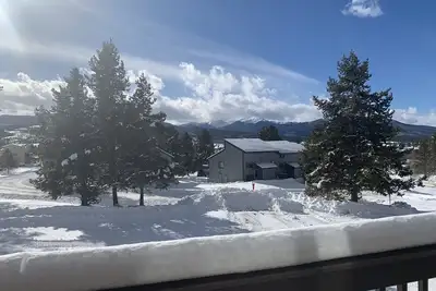 Image de 3/3 townhome, w/ garage & Ev charger, w&d, near hot tub/pool, free bus & town!