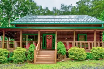 Image de Bella Woods Cabin - Privacy, Outdoor fireplace, Hot tub, game room on 14+ wooded acres