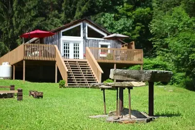 Image de Cozy, romantic cabin in beautiful Roan Mt Tennessee & hot tub