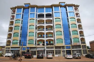 Image de Luxury High Rise Apartment Building