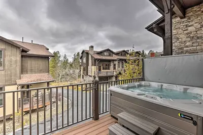 Image de Luxurious Fraser Townhome w/ Private Hot Tub!