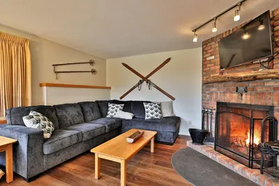 Image de Fall Line E3: 2br/2ba Condo with Mountain Views on Shuttle Route w/ Hot Tub, Pool