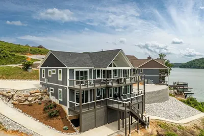 Image de Rocky Point-Brand New Lakefront Property