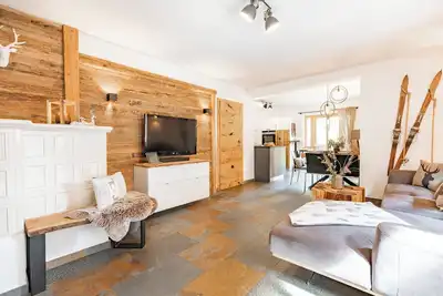 Image de Chalet Waldhäusl: Luxury with Sauna, Whirlpool & Mountain Views for 6 Guests