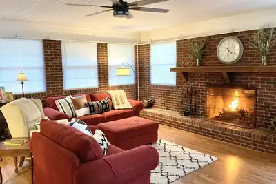 Image de Charming Home in Upscale Suburban Area