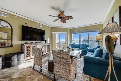 Image de 6406 Hampton Place ~ Beautiful 4th Floor Pool and Ocean Views!