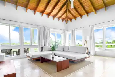 Image de Complimentary Concierge + Private Beaches + Gaulding Cay + Chef Services + Pool