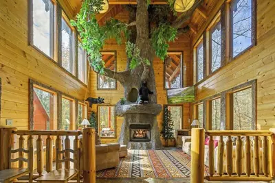 Image de Splashing Treehouse! Private pool-Hot tub!