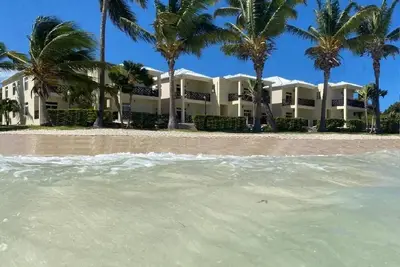 Image de Two-Bedroom Beachfront Apartment - Lord Nelson Hotel