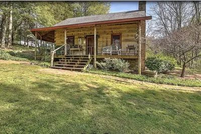 Image de Cozy Cabin at Historic Gillespie Stone House<br>