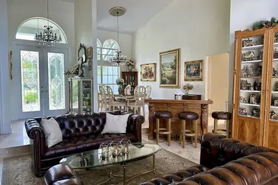 Image de Waterfront Resort Style Oasis ~ 2 Acres, Heated Sw Pool, Fire Pit, Outdoor Games