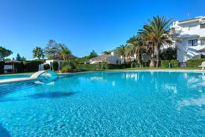 Image de Confortable appartement pour 4 personnes avec piscine, climatisation, Wifi, Tv et terrasse