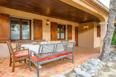 Image de Belle maison de vacances privée pour 10 personnes avec Wifi, Tv, terrasse, animaux admis et parking