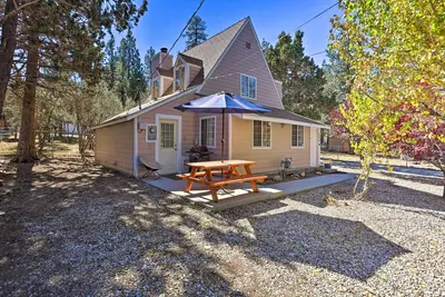 Image de Near Skiing: 'The Knotty Pine Cottage' in Big Bear