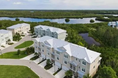 Tropical Paradise - Gated Community - Private elevator