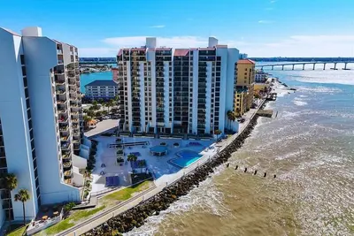 Image de 2-bed condo in charming Clearwater Beach with unobstructed western water views