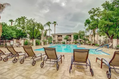 Image de Huge Pool, Hot Tub, Workout Room, 2 King Beds, New Modern Decor!