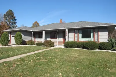 Image de Cottage by Lake Winona