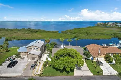 Image de Oasis on the Gulf, screened pool, sunset, kayaks!