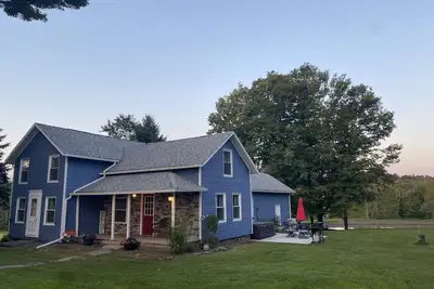 Image de Cozy Country farmhouse with Hot Tub