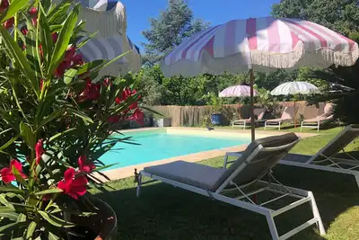 Image de Vaste domaine familliale de caractère avec piscine privée
