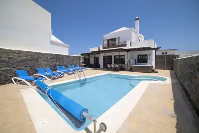 Image de Private pool and hot tub, mountain and sea views, pool table, children’s park.